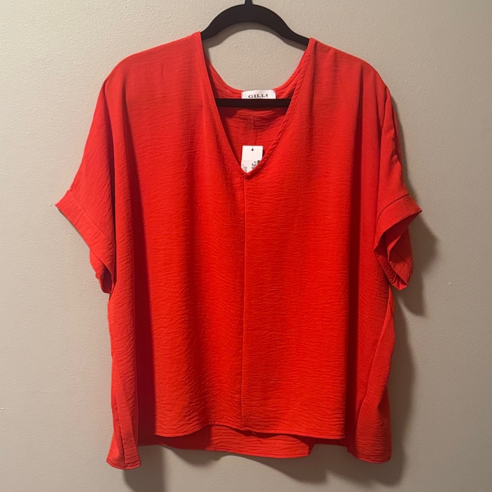NWT Gilli Red/Orange Short Sleeve Blouse